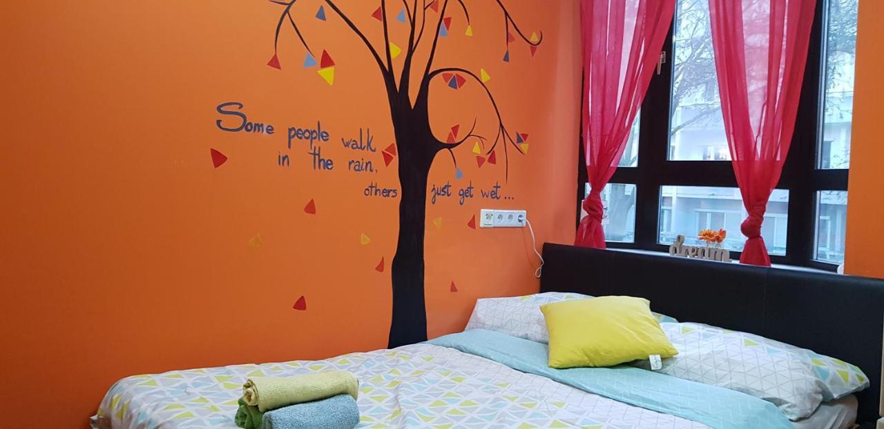 Fancy Hostel Загреб Экстерьер фото