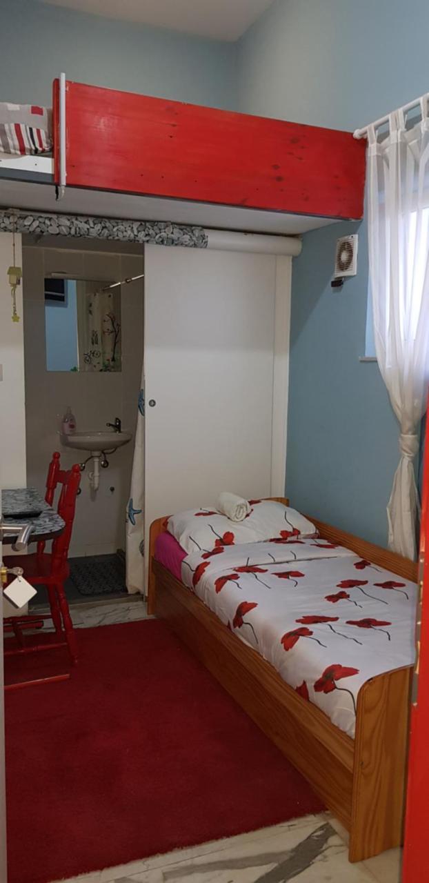 Fancy Hostel Загреб Экстерьер фото