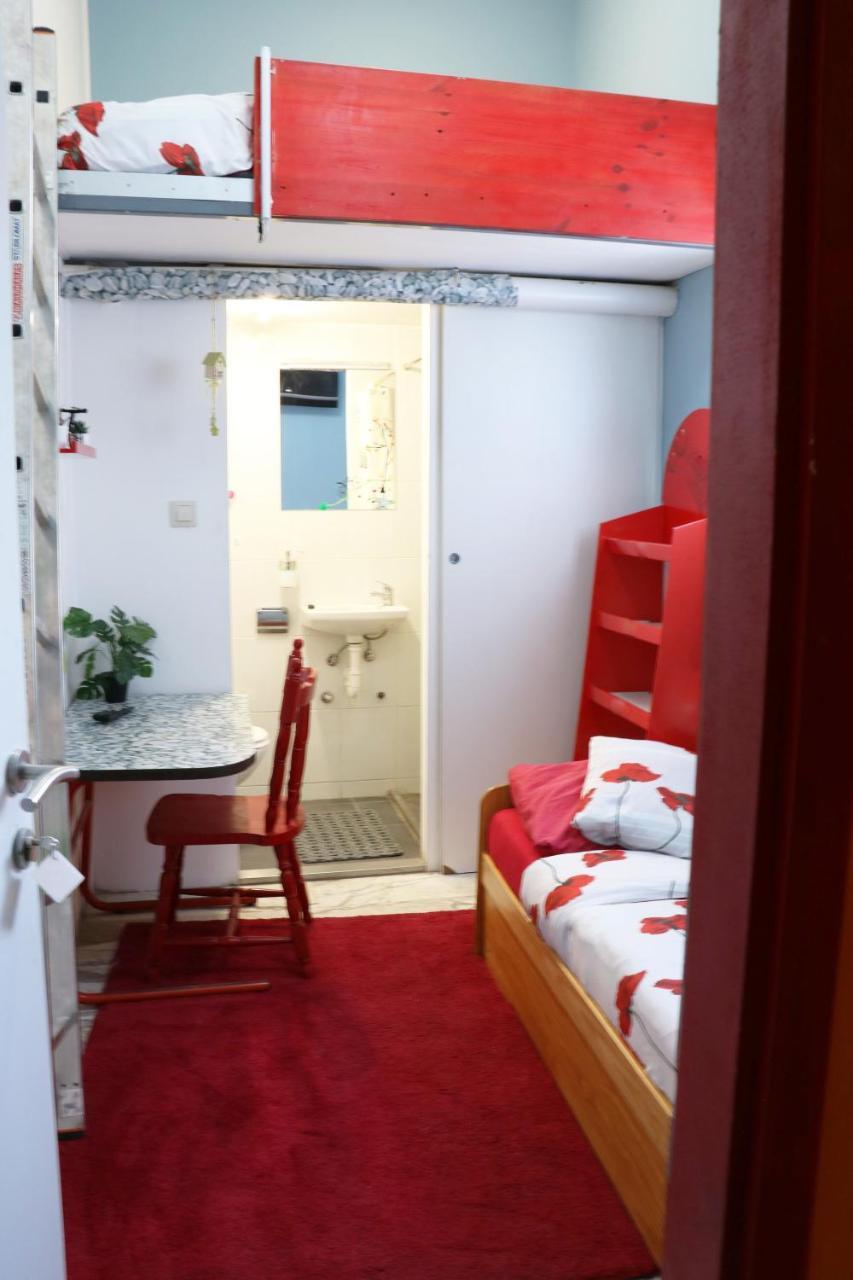 Fancy Hostel Загреб Экстерьер фото