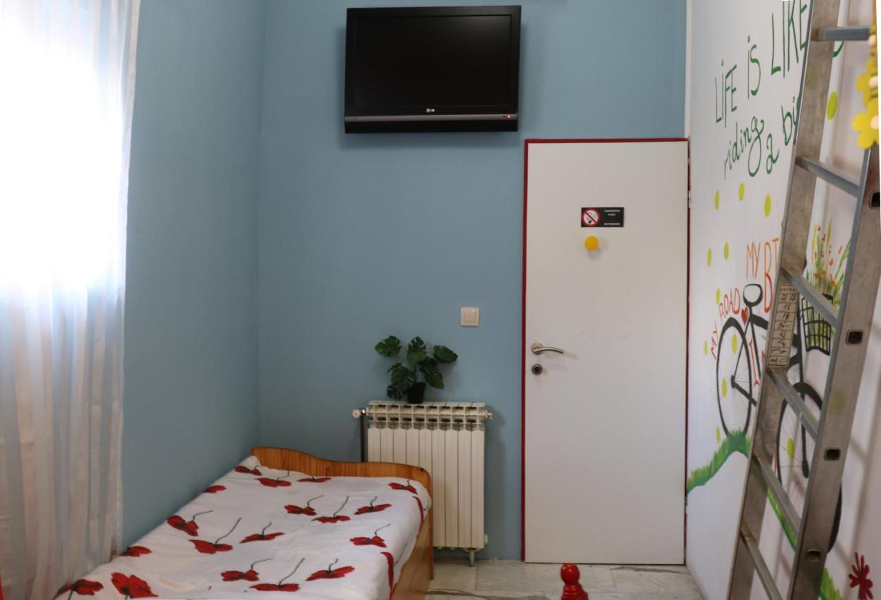 Fancy Hostel Загреб Экстерьер фото