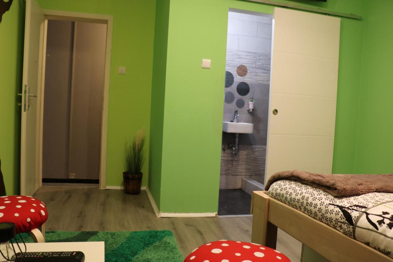 Fancy Hostel Загреб Экстерьер фото