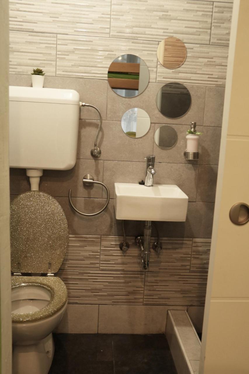 Fancy Hostel Загреб Экстерьер фото